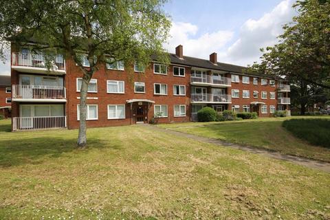 undefined, Queenswood Avenue, Hampton TW12