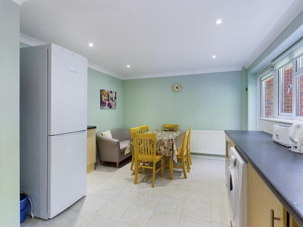 CAM00771 P1-PR0095-STILL05.jpg