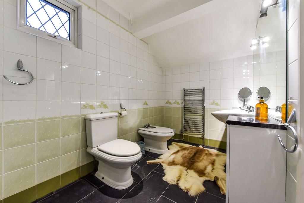 Family Shower Room