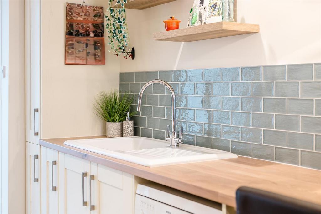 By46wz1a Mk CUe8 VG4fl Byg.jpg