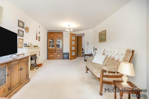 2 bedroom apartment for sale, Peel Court, College Way, Welwyn Garden City, Hertfordshire, AL8 6DG