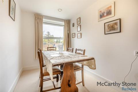 2 bedroom apartment for sale, Peel Court, College Way, Welwyn Garden City, Hertfordshire, AL8 6DG