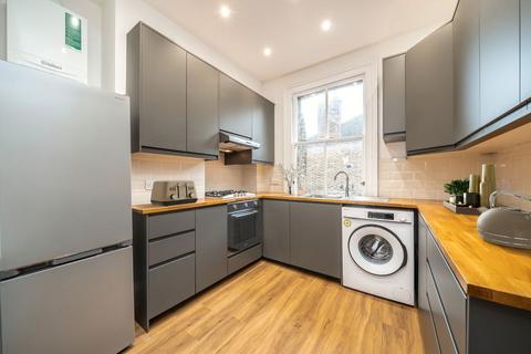 3 bedroom flat to rent, Gondar Gardens, London NW6