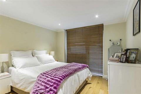 undefined, Queens Gardens, London W2