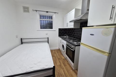 undefined, Queens Road, London E17