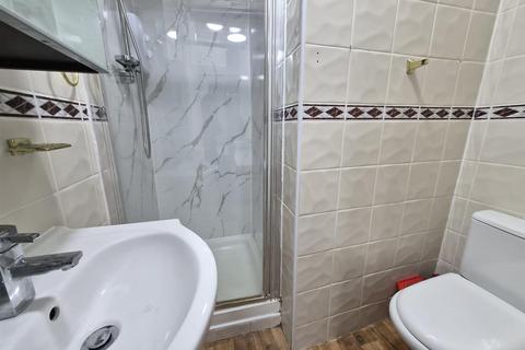 undefined, Queens Road, London E17