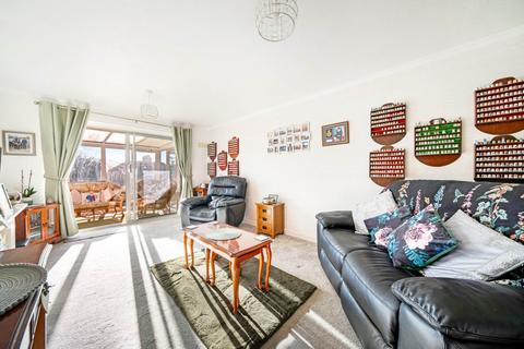 2 bedroom semi-detached bungalow for sale, Ashbury Drive, Milton Hillside - Stunningly Presented Bungalow