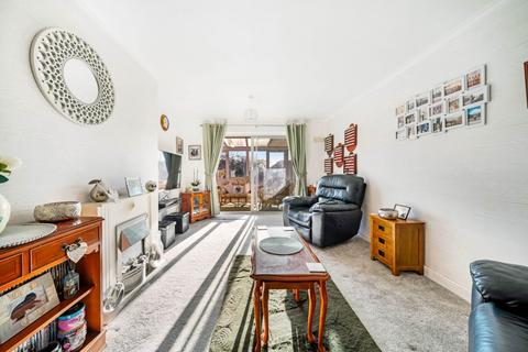 2 bedroom semi-detached bungalow for sale, Ashbury Drive, Milton Hillside - Stunningly Presented Bungalow
