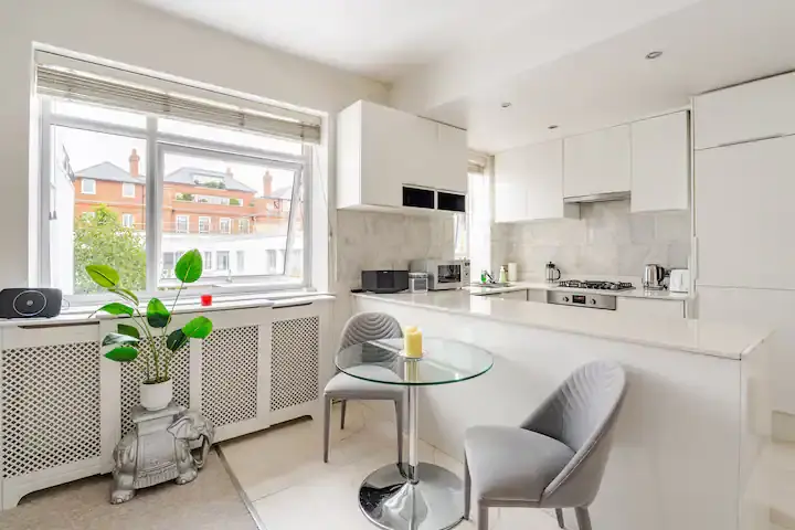 Dining/open plan kitchen