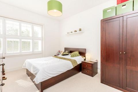 undefined, Richmond Road, Twickenham TW1