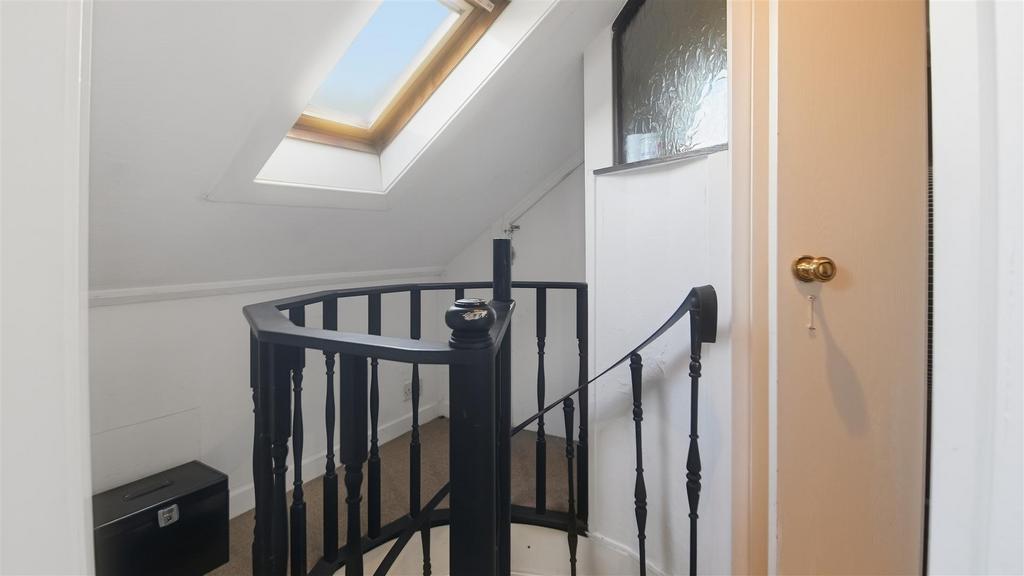 32 Bishopstone Drive (7).jpg