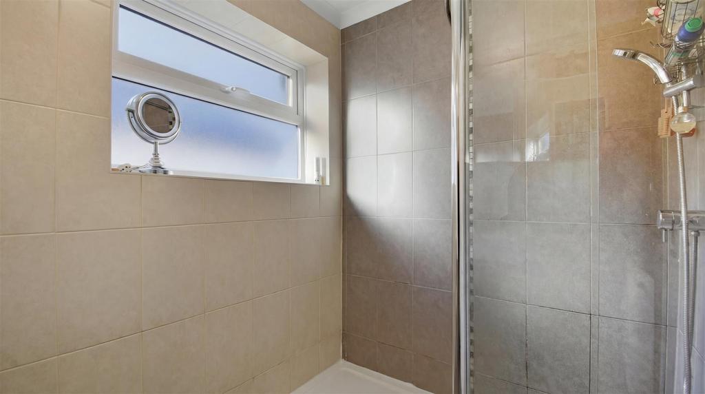 32 Bishopstone Drive (8).png