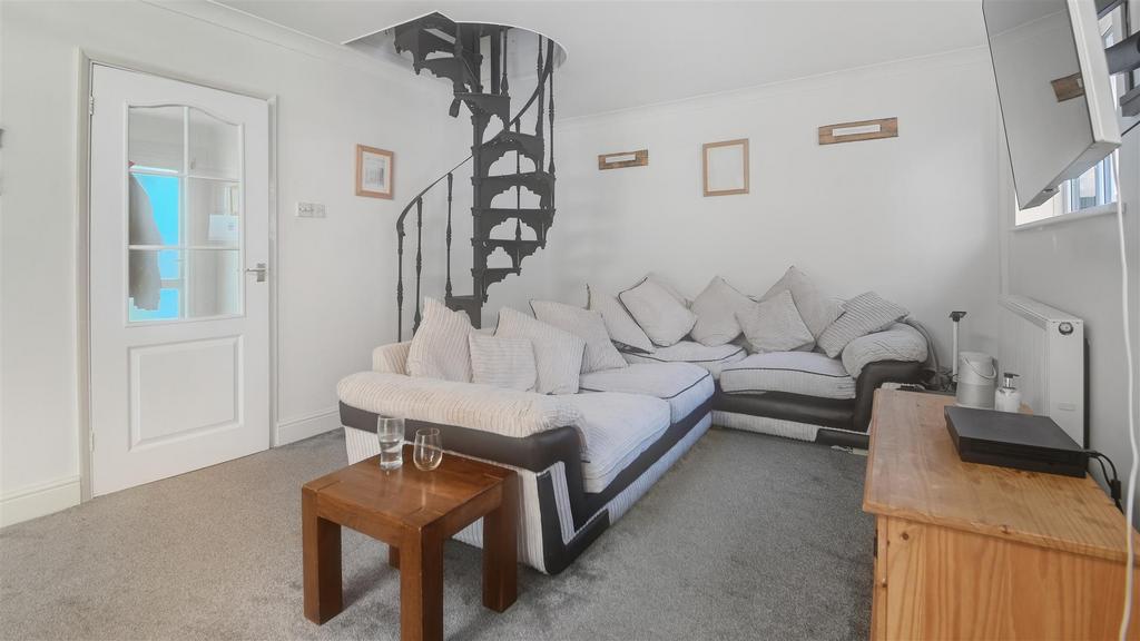 32 Bishopstone Drive (25).jpg