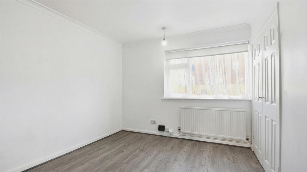32 Bishopstone Drive (12).png