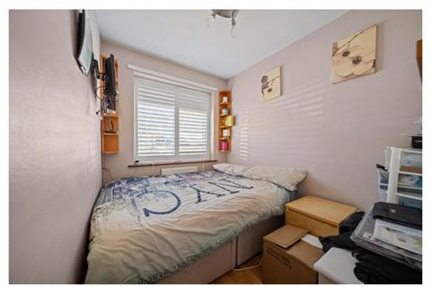 1 bedroom in a house share to rent, Broom Mead, Bexleyheath DA6