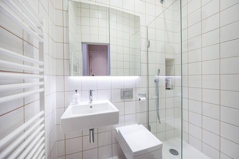 2 bedroom flat to rent, Charterhouse Street, Farringdon, London, EC1M