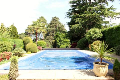 undefined, Brookmans Avenue, Brookmans Park AL9