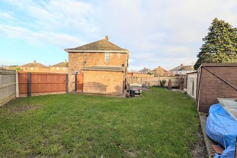 3 bedroom end of terrace house for sale, ST. IVES CRESCENT, GRIMSBY