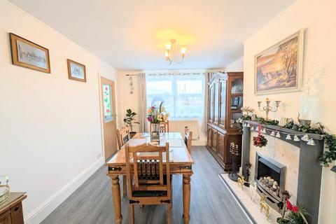 3 bedroom end of terrace house for sale, ST. IVES CRESCENT, GRIMSBY