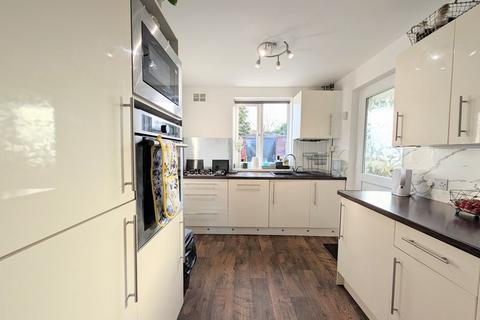 3 bedroom end of terrace house for sale, ST. IVES CRESCENT, GRIMSBY