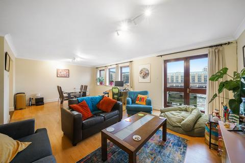 2 bedroom apartment to rent, LONDON E14