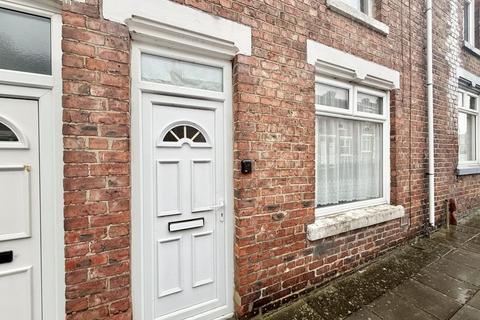 2 bedroom terraced house to rent, George Street, Shildon