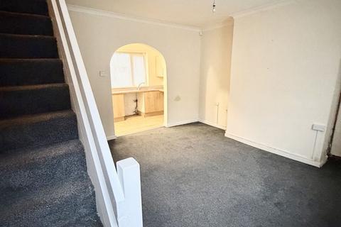 2 bedroom terraced house to rent, George Street, Shildon