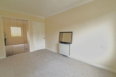 undefined, Redlin Court, Linkfield Lane