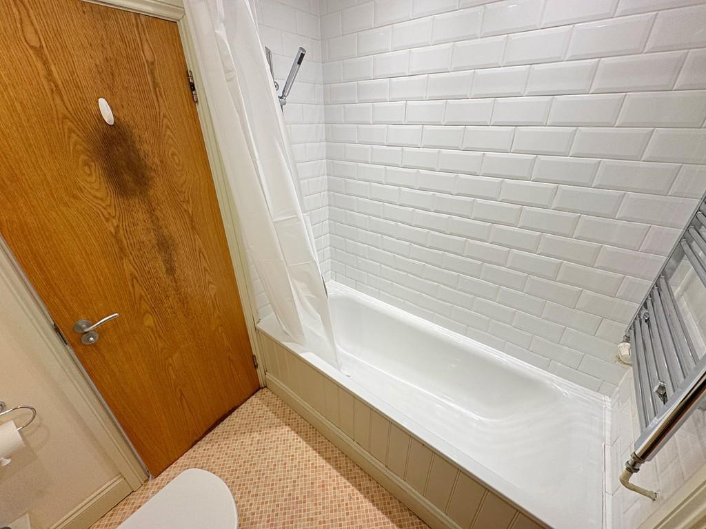 Bathroom from Bed 1
