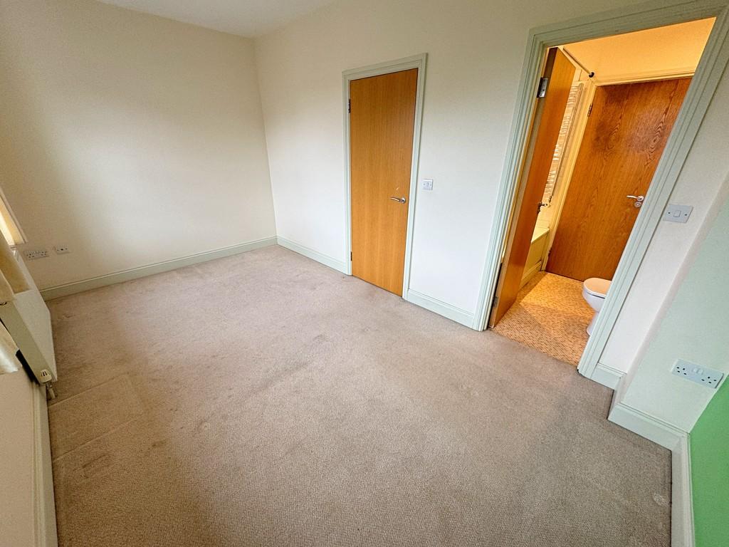 Bed 2 to Bathroom