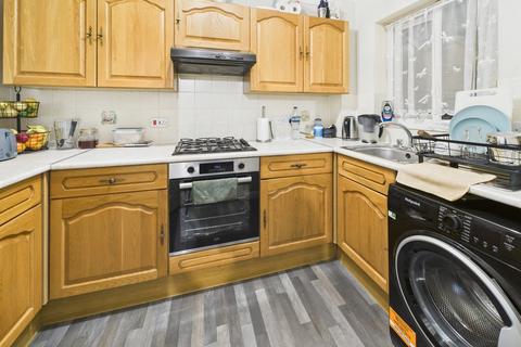 2 bedroom flat to rent, Curlew Mews, Plymouth PL3