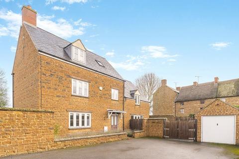 4 bedroom detached house for sale, Sydenham Close, Adderbury