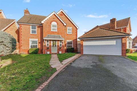 4 bedroom detached house for sale, Tamar Place, Evesham WR11