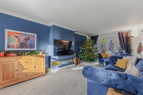 4 bedroom detached house for sale, Tamar Place, Evesham WR11