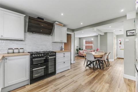 4 bedroom detached house for sale, Tamar Place, Evesham WR11