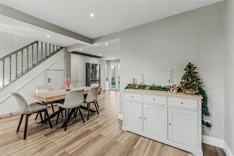 4 bedroom detached house for sale, Tamar Place, Evesham WR11