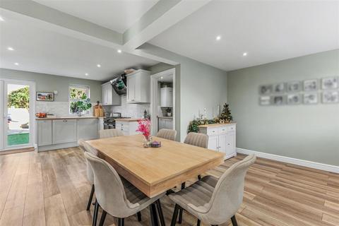 4 bedroom detached house for sale, Tamar Place, Evesham WR11