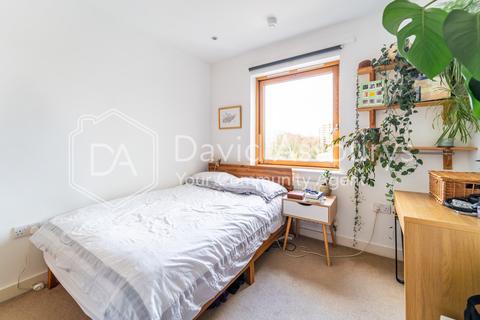 2 bedroom apartment to rent, Clarendon Road, Hornsey, London