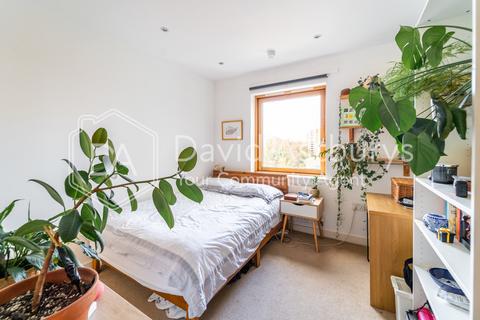 2 bedroom apartment to rent, Clarendon Road, Hornsey, London
