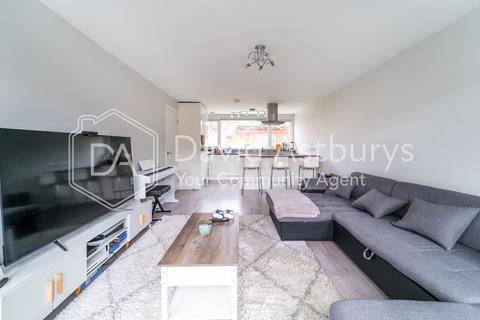 undefined, Lyndum Court, Wood Green, London
