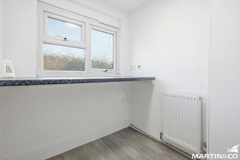 3 bedroom terraced house to rent, Beadel Close, Witham