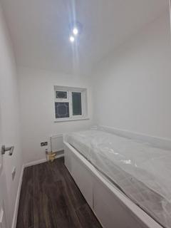 undefined, Romford RM3