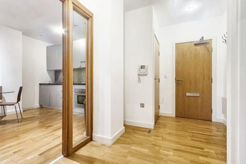 2 bedroom flat to rent, East Street, Leeds LS9