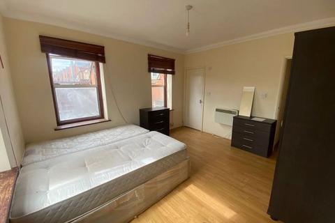undefined, Two Bedroom flat to let in Cricklewood Broadway
