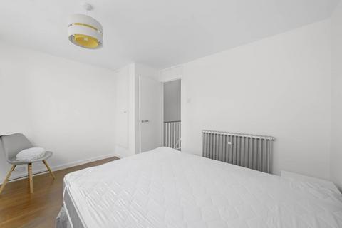 undefined, Churchill Gardens, Pimlico, SW1V.
