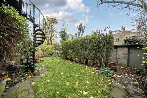 3 bedroom flat for sale, Brondesbury Park Mansions, Queen's Park, London, NW6