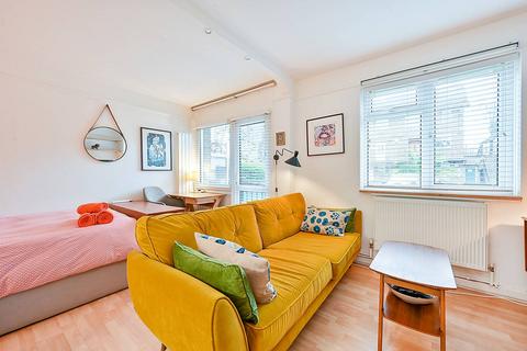 undefined, Deans Close, Grove Park, London, W4
