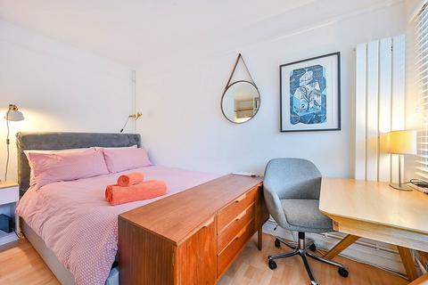 undefined, Deans Close, Grove Park, London, W4