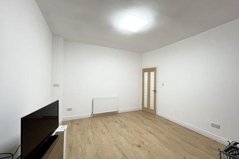 5 bedroom terraced house to rent, Edmund Street, Salford