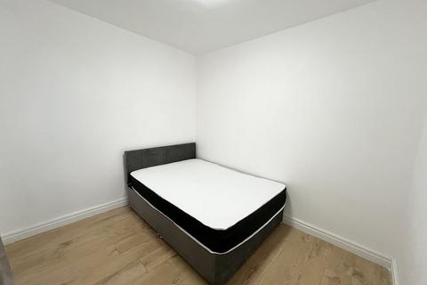 5 bedroom terraced house to rent, Edmund Street, Salford